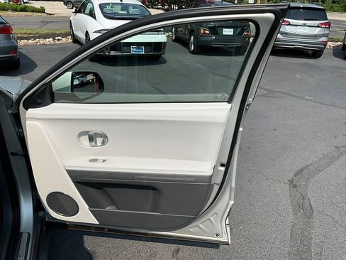 Used 2024 Hyundai Ioniq 5 Limited image 24