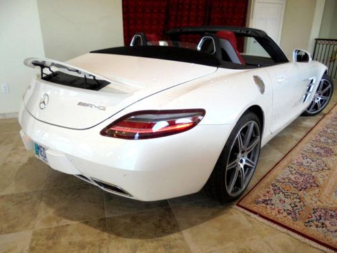 Used 2012 Mercedes-Benz SLS AMG Roadster image 19