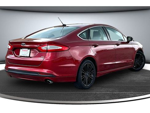 Used 2016 Ford Fusion SE w/ Equipment Group 202A FWD image 15