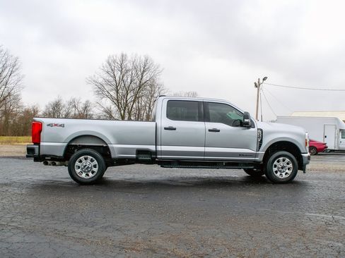 Used 2024 Ford F350 XLT image 3