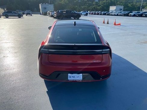 New 2026 Toyota Prius Plug-In Hybrid FWD image 9