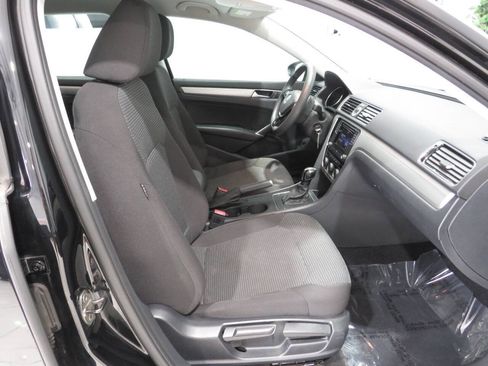 Used 2016 Volkswagen Passat 1.8T R-Line FWD image 10