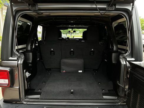 Used 2021 Jeep Wrangler Unlimited Sport image 37