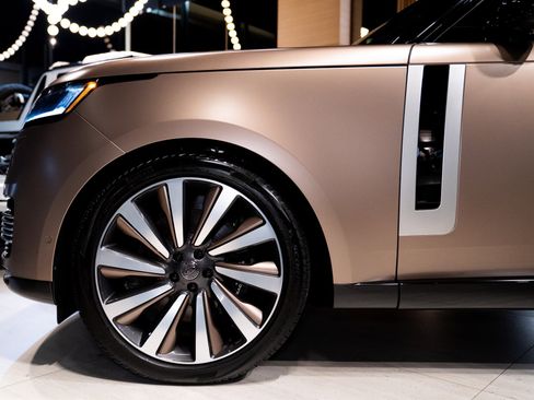 Used 2023 Land Rover Range Rover SV image 36