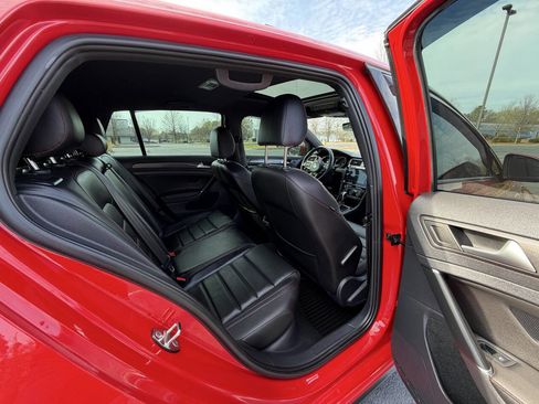 Used 2020 Volkswagen GTI SE image 13