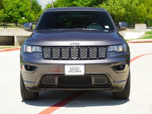 Used 2018 Jeep Grand Cherokee Altitude RWD image 7