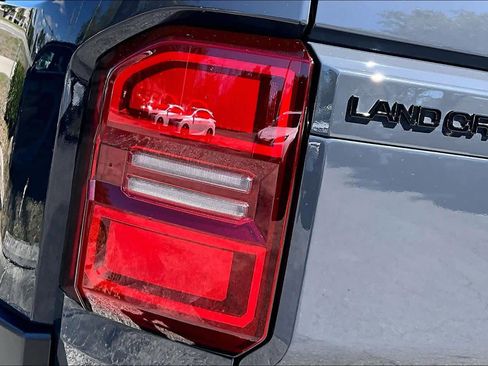 Used 2024 Toyota Land Cruiser image 29