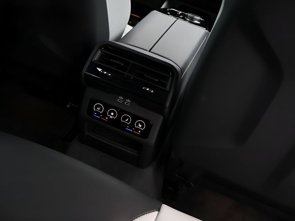 Used 2027 BMW M5 Touring AWD/4WD image 14