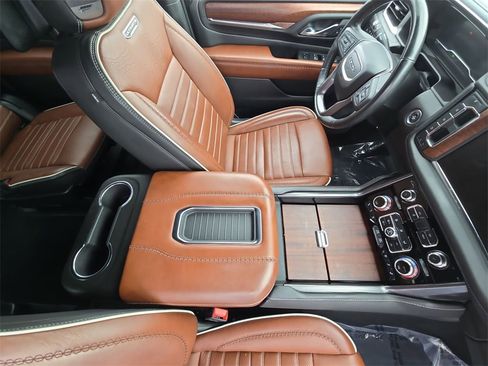 Used 2023 GMC Yukon XL Denali Ultimate image 14