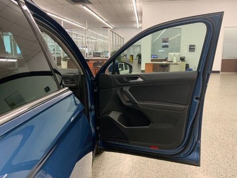 Used 2019 Volkswagen Tiguan SE image 31