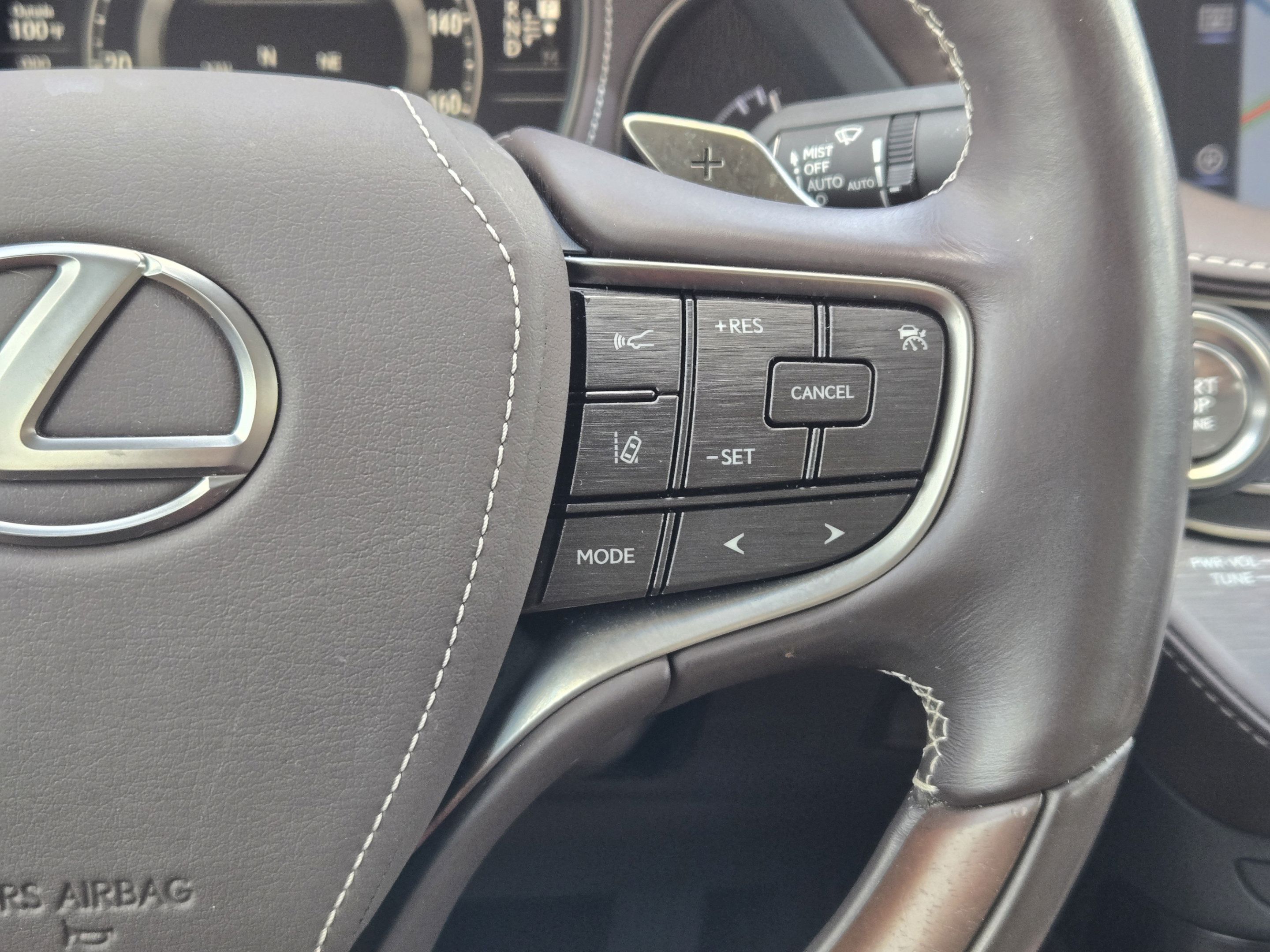 Used 2018 Lexus LS 500 w/ Interior Upgrade Package RWD image 28