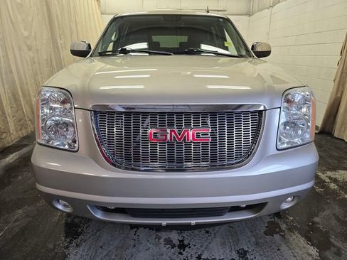 Used 2013 GMC Yukon XL SLT w/ Regional Value Package image 2