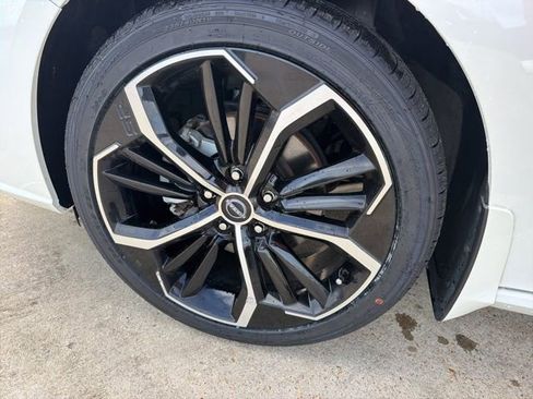 Used 2023 Nissan Altima 2.5 SR FWD image 8