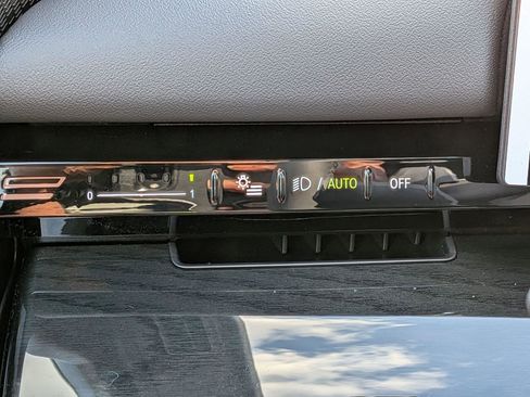 New 2026 BMW 530i xDrive w/ Premium Package image 18