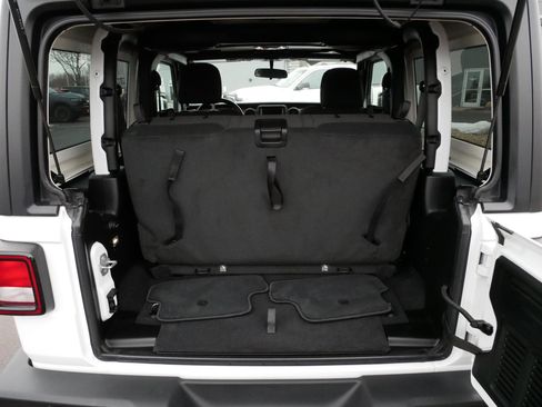 Used 2022 Jeep Wrangler Sport S image 18