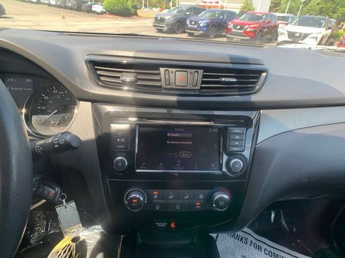 Used 2019 Nissan Rogue Sport S AWD/4WD image 17