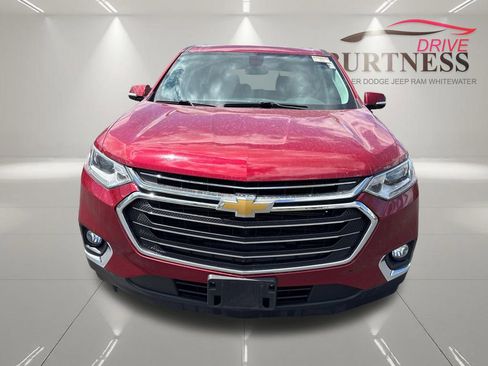 Used 2019 Chevrolet Traverse LT w/ LT Premium Package AWD/4WD image 3