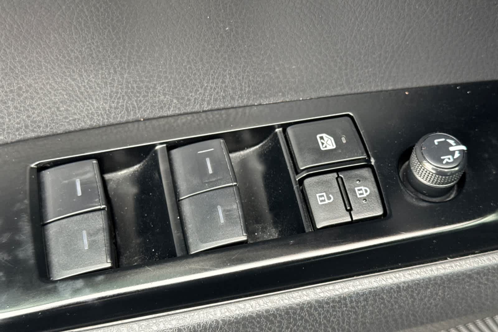 Used 2025 Toyota Camry LE FWD image 13