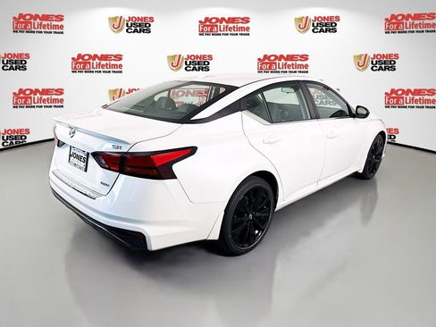 Certified 2019 Nissan Altima 2.5 SR w/ SR Premium Package AWD/4WD image 16