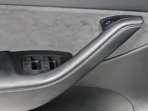 Used 2022 Tesla Model Y Performance AWD/4WD image 15
