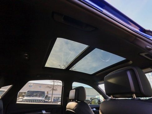 Used 2022 Audi SQ5 Premium Plus w/ Premium Plus Package image 58