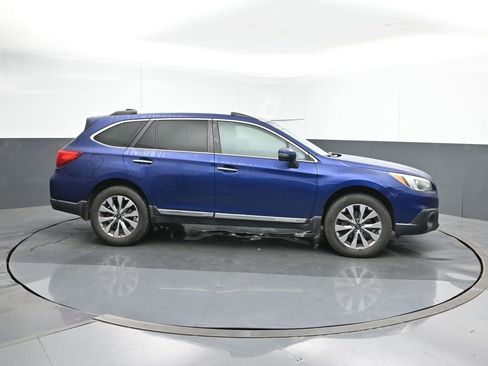 Used 2017 Subaru Outback 2.5i Touring w/ Popular Package #5A image 6