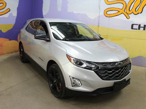 Used 2020 Chevrolet Equinox LT w/ Redline Edition AWD/4WD image 2