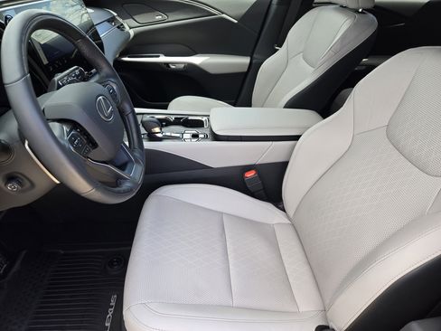 Used 2024 Lexus RX 350 w/ Kick Sensor & Tow Package image 23