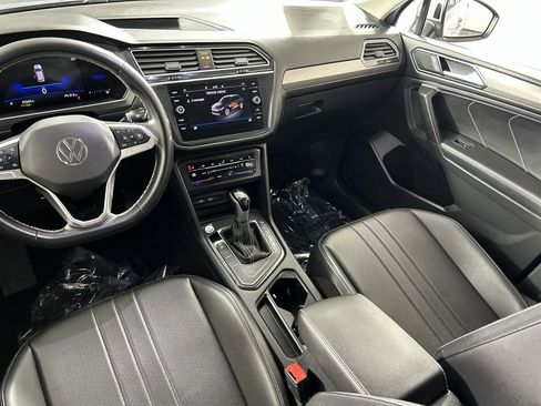 Used 2024 Volkswagen Tiguan SE image 22
