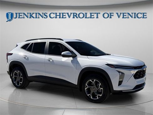 New 2026 Chevrolet Trax LT w/ Driver Confidence Package image 11