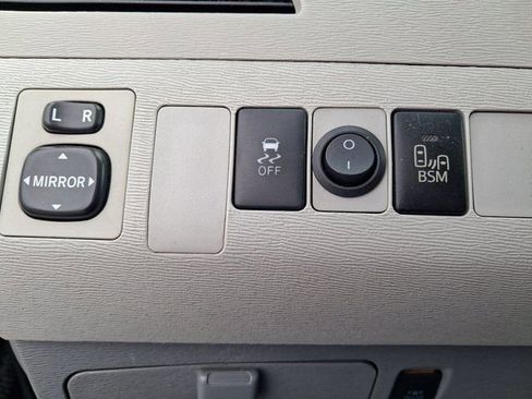 Used 2013 Toyota Sienna SE w/ Premium Pkg w/Entune image 34