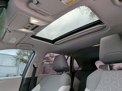 Used 2025 Toyota RAV4 XLE w/ Convenience Package image 27