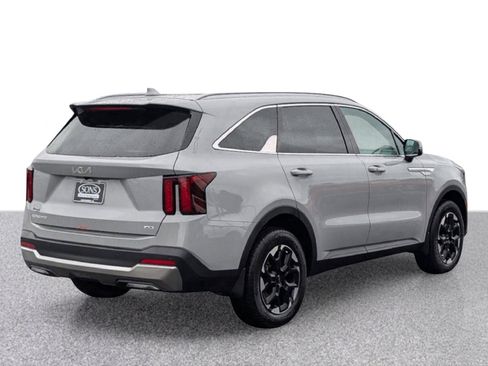 Used 2025 Kia Sorento S w/ Panoramic Sunroof Package image 5