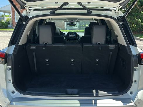 Certified 2024 Nissan Pathfinder SL w/ SL Premium Package AWD/4WD image 6