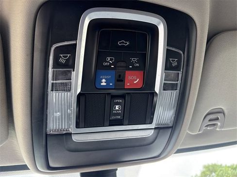 Used 2024 RAM 3500 Laramie image 33