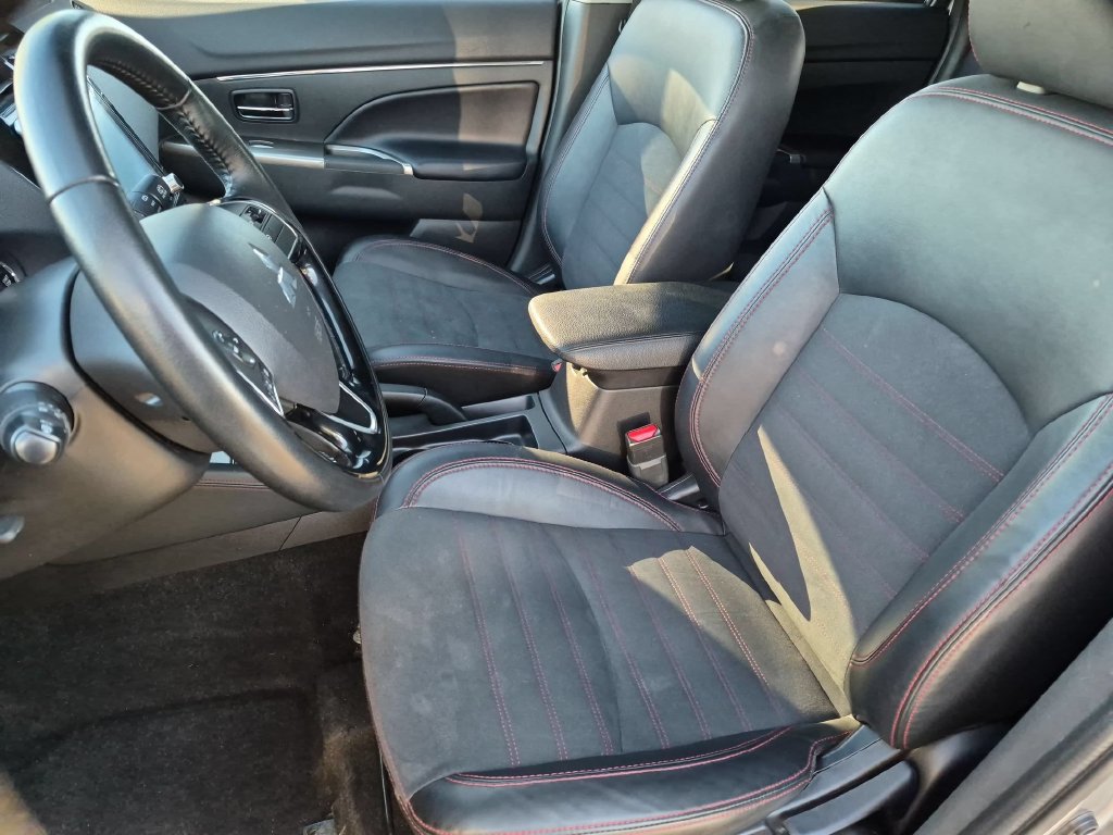 Used 2025 Mitsubishi Outlander Sport SE AWD/4WD image 21