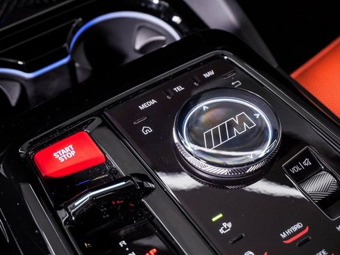 Used 2025 BMW M5 w/ Carbon Package image 30