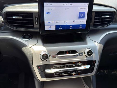 Used 2022 Ford Explorer XLT RWD image 20