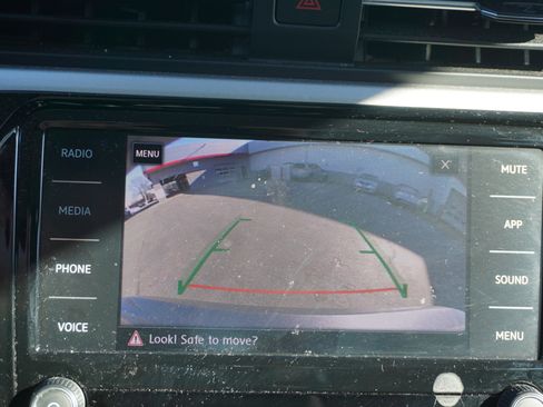 Used 2021 Volkswagen Passat 2.0T S image 12