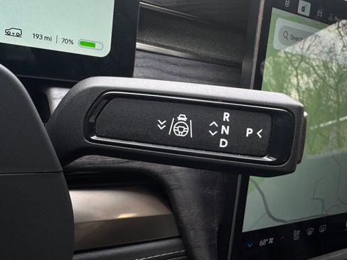 Used 2024 Rivian R1S Launch Edition image 64