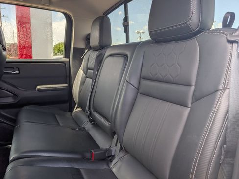 Used 2023 Nissan Frontier SV w/ SV Premium Package AWD/4WD image 10