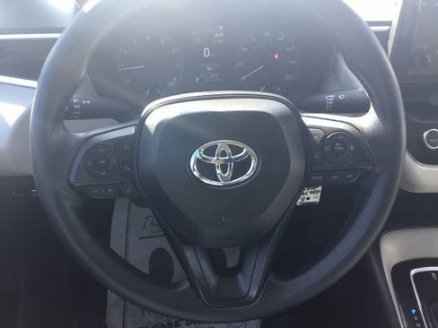 Used 2025 Toyota Corolla LE FWD image 13