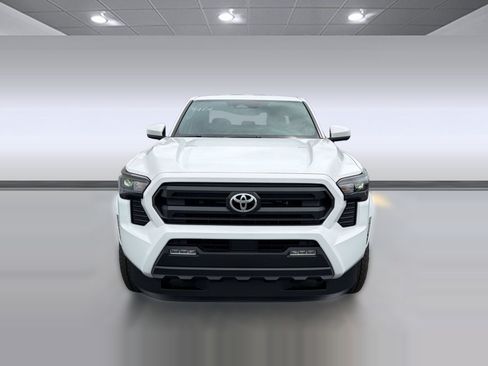Used 2026 Toyota Tacoma SR5 RWD image 6