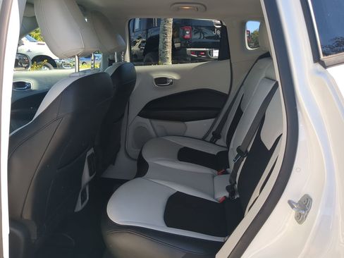 Used 2021 Jeep Compass Latitude w/ Driver Assistance Group image 14