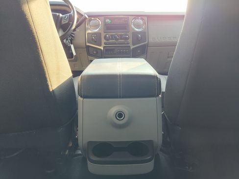 Used 2008 Ford F250 FX4 image 13