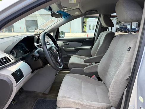 Used 2013 Honda Odyssey LX image 2