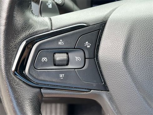 Used 2022 Chevrolet Bolt EUV Premier w/ Sun & Sound Package image 28