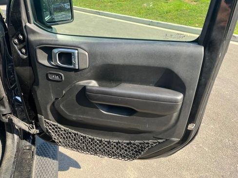 Used 2019 Jeep Wrangler Unlimited Sport S AWD/4WD image 35