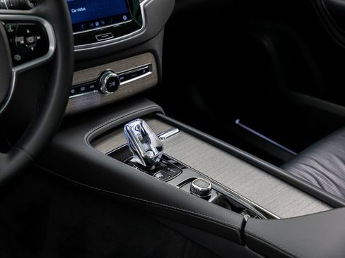 Used 2023 Volvo XC90 B6 Ultimate w/ Protection Package Premier image 11