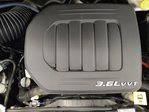 Used 2018 Dodge Grand Caravan SE FWD image 30